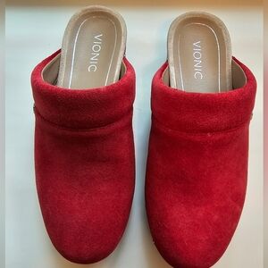 Vionic Kacie Mules/Clogs Women's 7 Red Suede